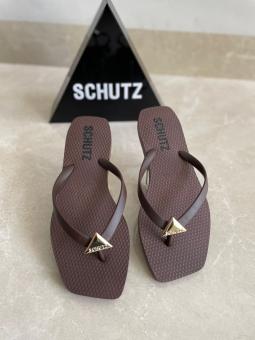 CHINELO SCHTZ TRIANGULO - Código 3230-34